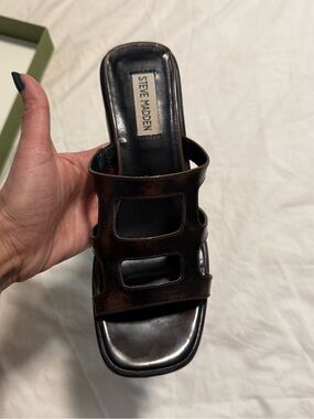 Steve Madden Brown Open-Cut Leather Slide Mule